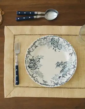 alla-hetman-CA_gNl6C1xM-unsplash